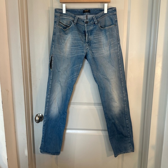 Diesal Gold Label Button Fly Side Hip Pocket Classic Straight Leg Jeans, 34W/32L - Picture 10 of 10